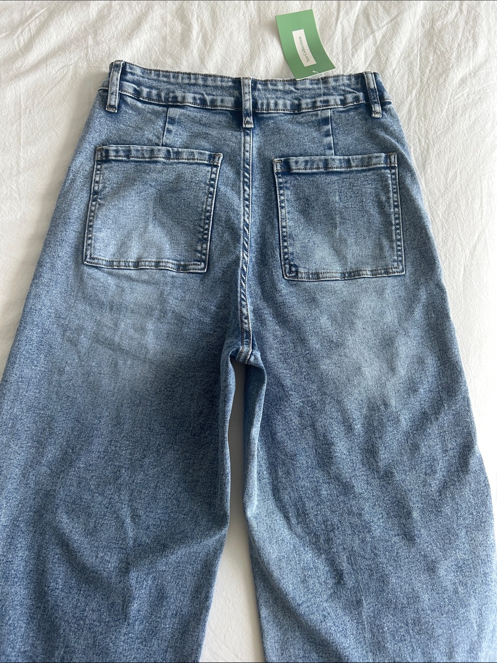 Pearl-Studded Wide-Leg Blue Jeans - Picture 6 of 8